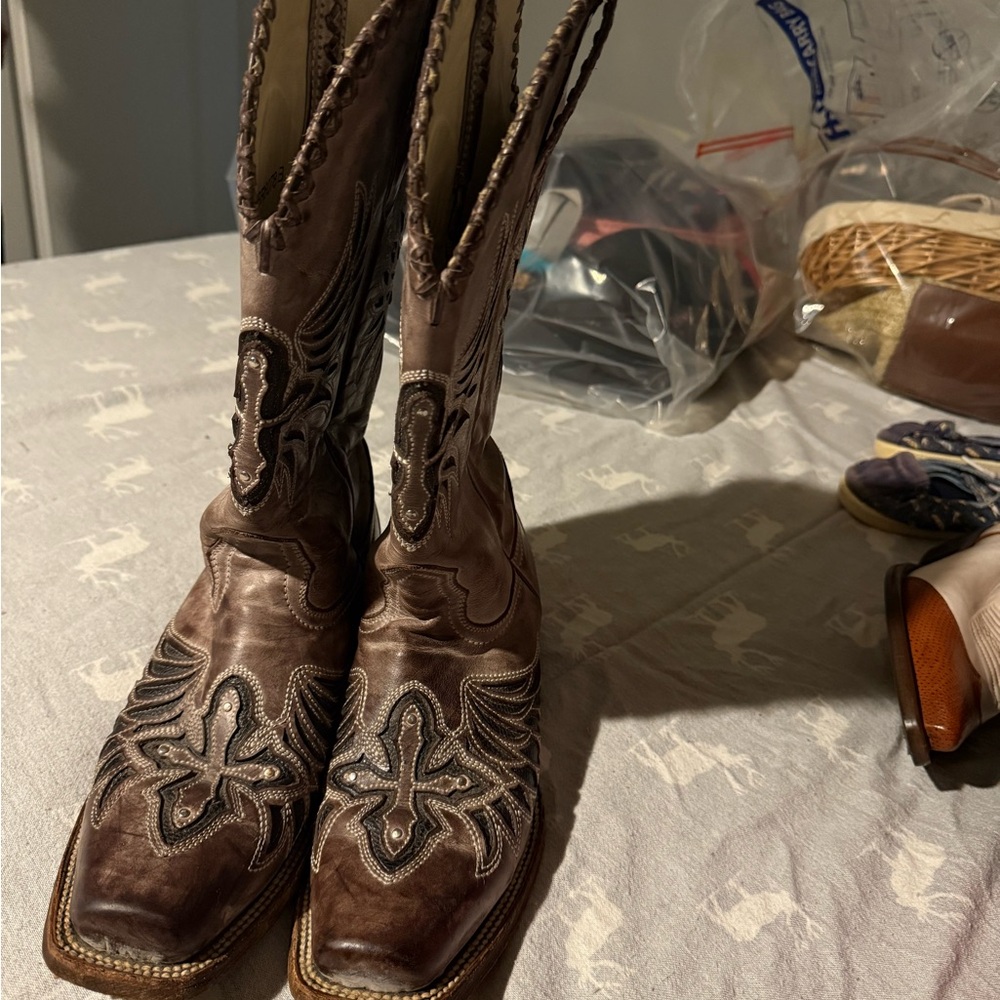 JBDillon brown leather boots